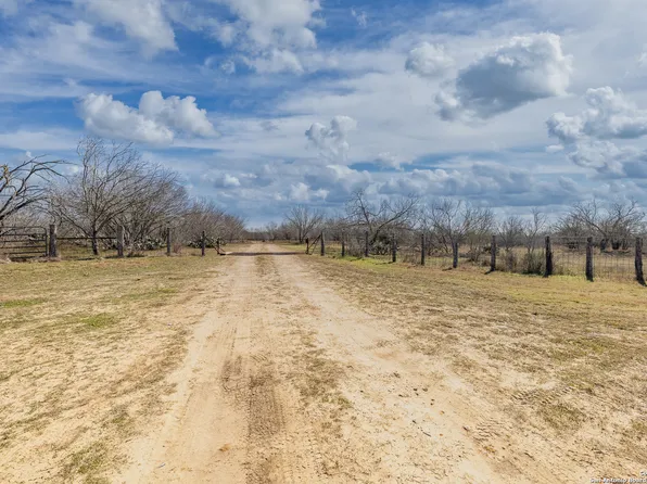 0 CR 171, Nixon, TX 78140