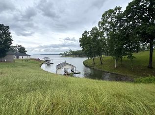 1910 Lingerlost Rd, Killen, AL 35645