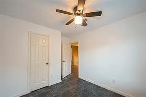 2122 Courtshire Ln — Photo 27
