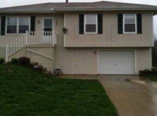 1907 Stacy Rd, Harrisonville, MO 64701