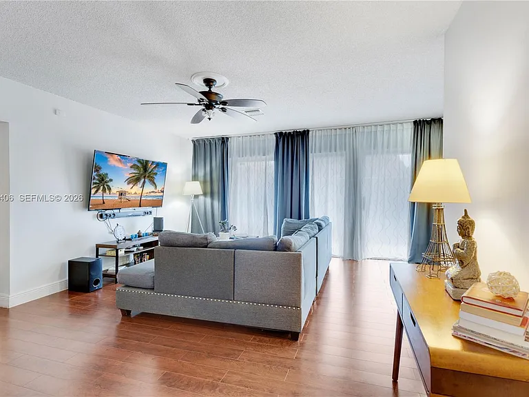 8390 N Missionwood Cir #D-18 — Photo 4