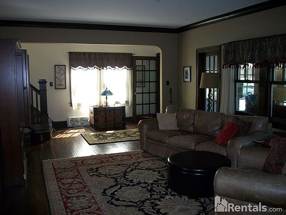 4th image of 1277 Hague Ave