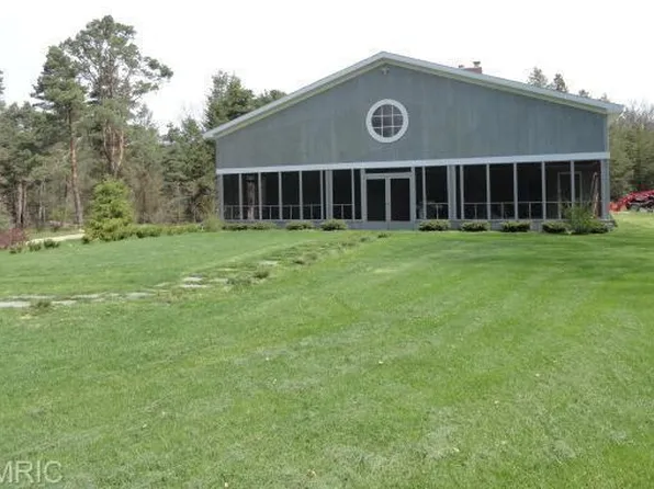4915 124th Ave, Fennville, MI 49408