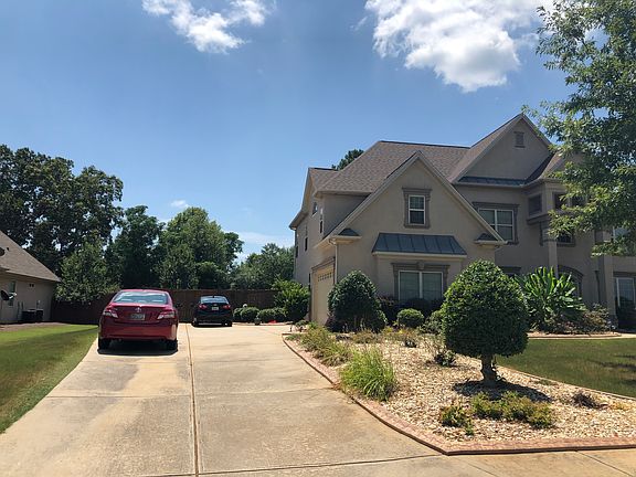 Double car long driveway