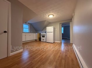26 Carlton Ave FLOOR 3, East Providence, RI 02914