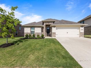 609 Bayonet Dr, Fort Worth, TX 76108