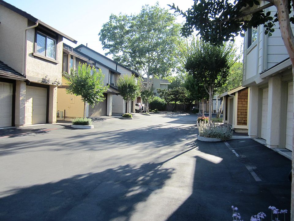 2nd image of 619 Union Ave