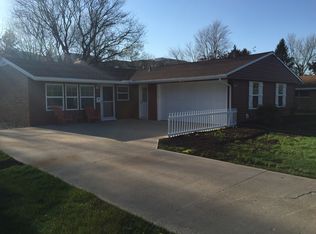 2128 Walter Rd, Westlake, OH 44145