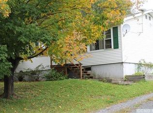 19 Majestic Dr, Stuyvesant, NY 12173