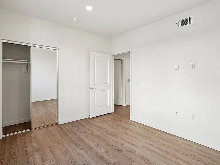 The Peake Apartments — Photo 19