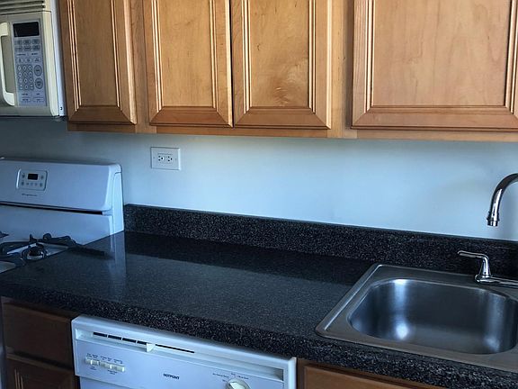 3rd image of 2563 W Montrose Ave APT 1B