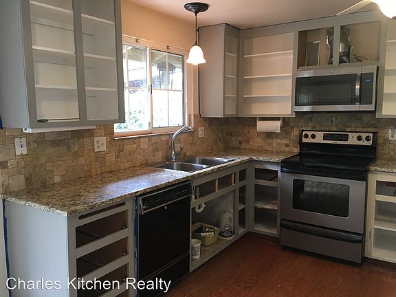2nd image of 2501 Meadowbrook Ln