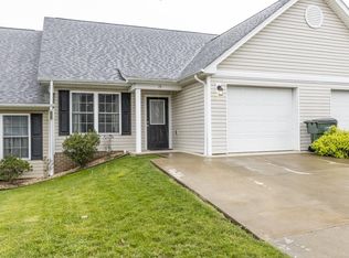 15 Paige Dr, Staunton, VA 24401