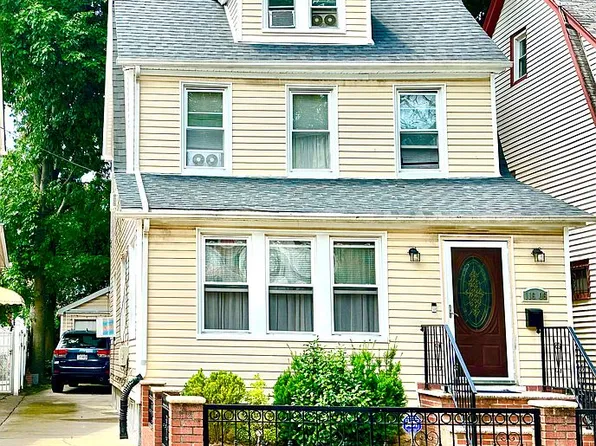 11606 207th St, Cambria Heights, NY 11411