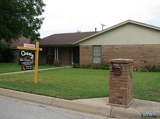 2100 Gumm Rd, Edgecliff Village, TX 76134