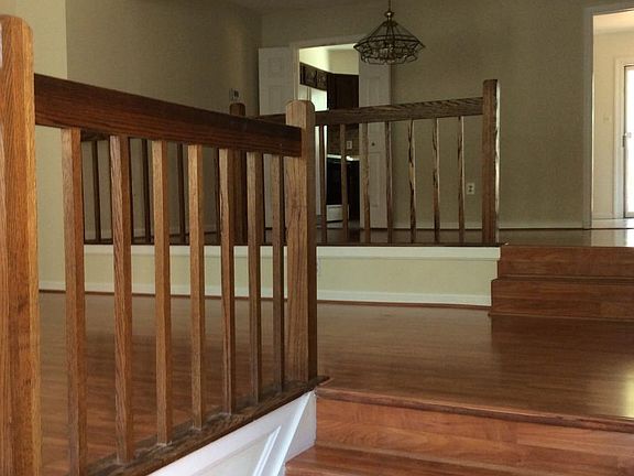5th image of 4940 Cloister Dr