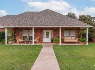 262 Briar Creek Rd, Whitesboro, TX 76273
