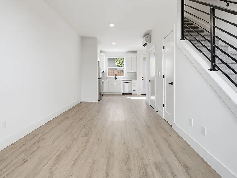 8480 N Willamette Blvd #3 — Photo 12