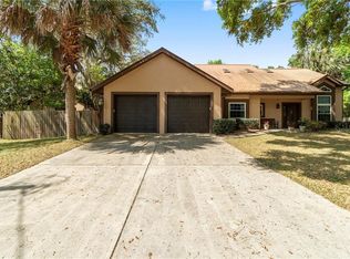 1749 SE 164th Cir, Ocklawaha, FL 32179