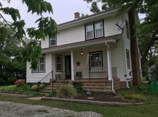 212 E Greenfield Rd, Hutchinson, KS 67501
