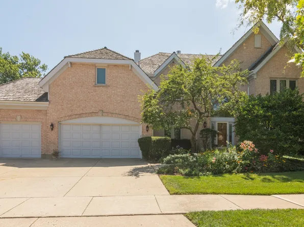1075 Creek Bend Dr, Vernon Hills, IL 60061