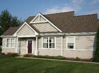 2528 Revier Park Ct, Crest Hill, IL 60403