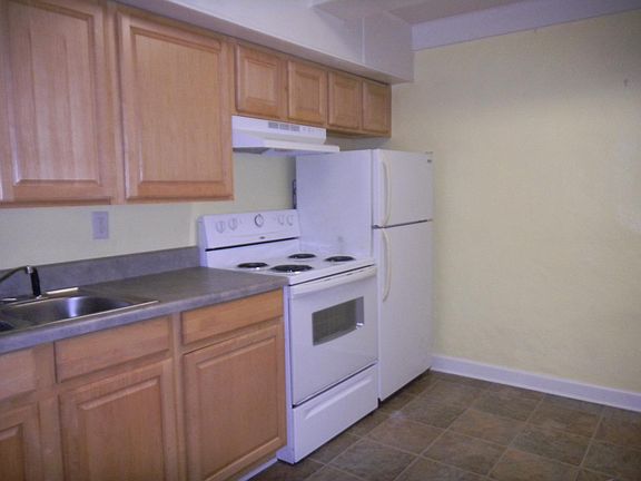 3rd image of 1132 Roosevelt Dr APT B