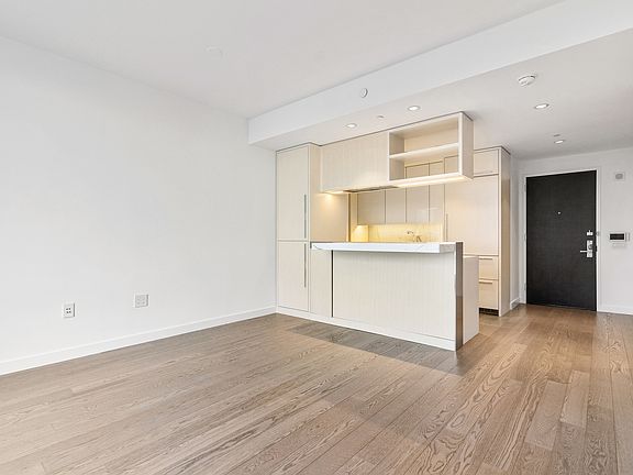 4th image of 252 South St #76B
