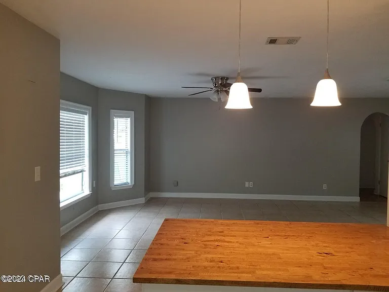202 Castile Cir — Photo 8