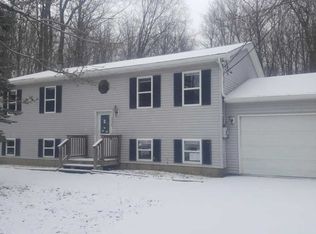 1113 Norfolk Rd, Tobyhanna, PA 18466