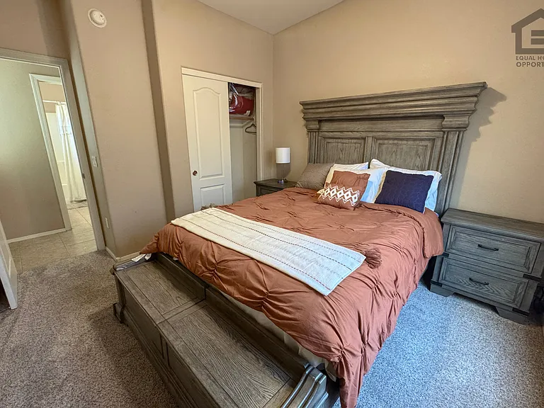 2727 N Price Rd #6 — Photo 16