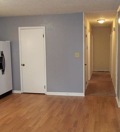 5th image of 406 Sherwood Dr