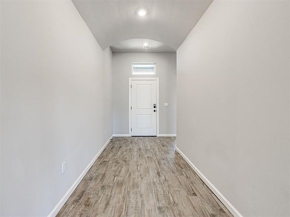 3rd image of 1000 Redwood Creek Dr