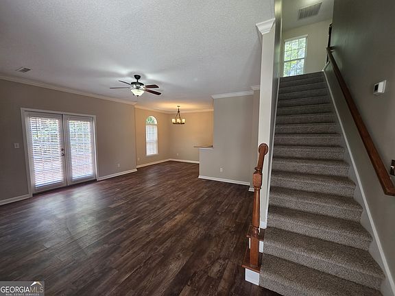 4th image of 602 N Fairfield Dr