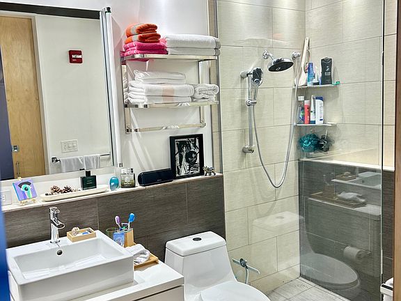 3rd image of 912 Baltimore Ave #7