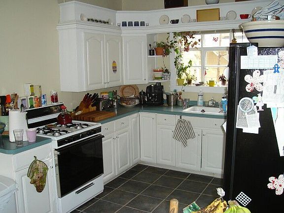 Apt. 1 kitchen