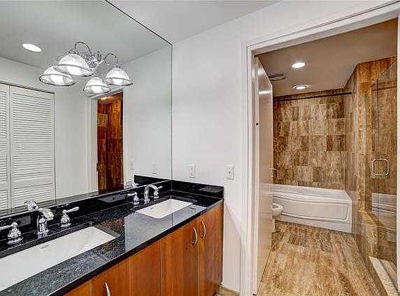2nd image of 300 S Biscayne Blvd #T-2004