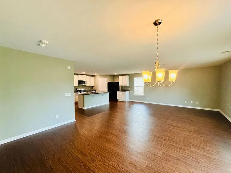 623 Hogan Dr — Photo 10