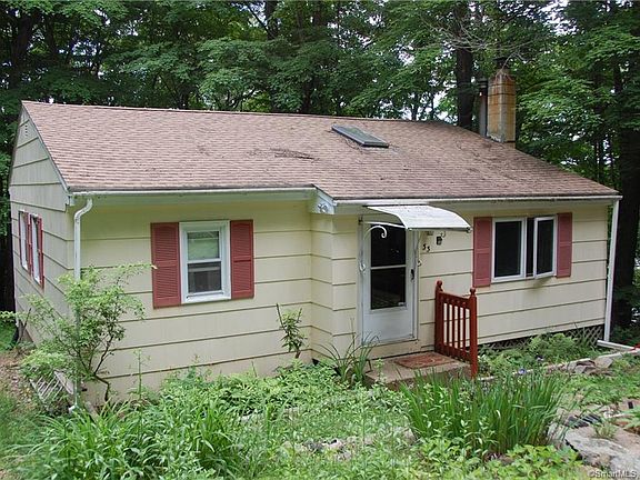 2nd image of 33 Union Dr