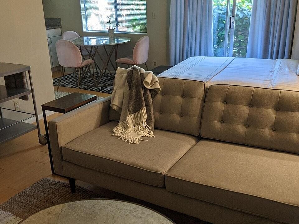 1st image of 836 N La Jolla Ave