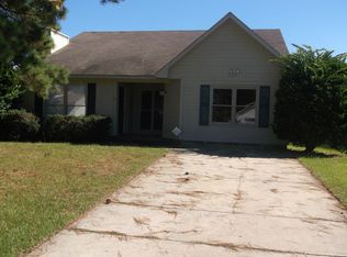 1652 Veanna Dr, Fayetteville, NC 28301