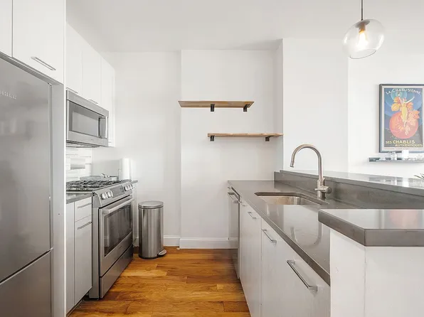 4214 Crescent St APT 12A, Long Island City, NY 11101