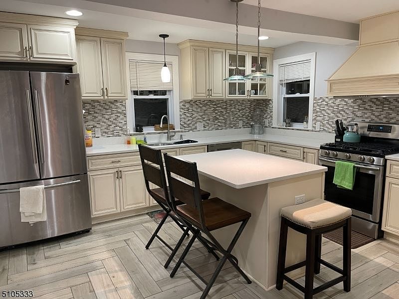 1st image of 564 Eagle Rock Ave