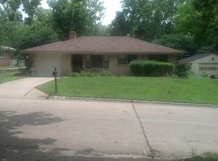 1716 Vaughn Dr, Manhattan, KS 66502