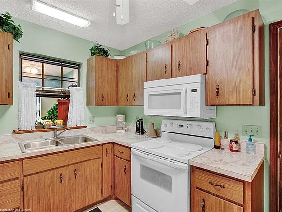 2nd image of 28 Bald Cypress St