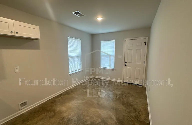 313 Westree St — Photo 5
