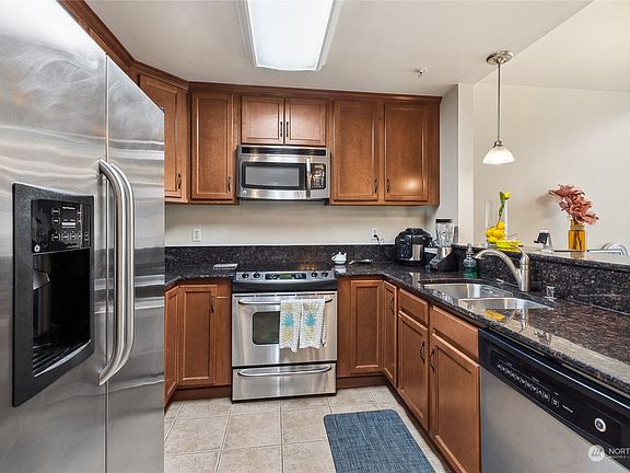 3rd image of 2424 S 41st St APT 554B