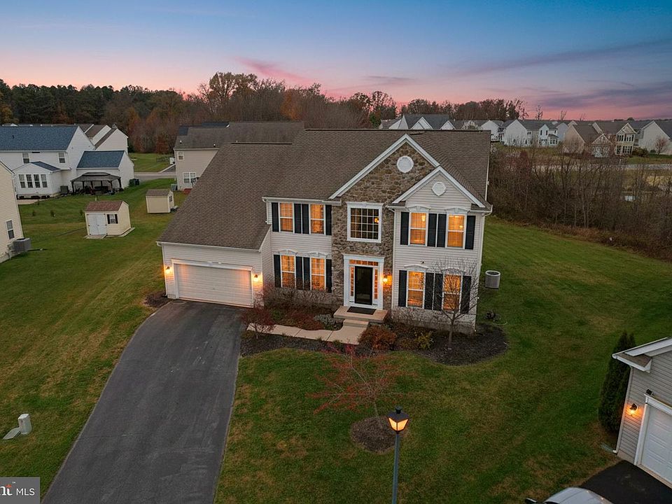 1st image of 29 Newell Ct