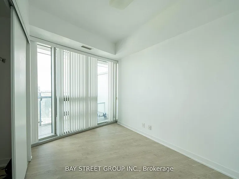 12 York St #5607 — Photo 11