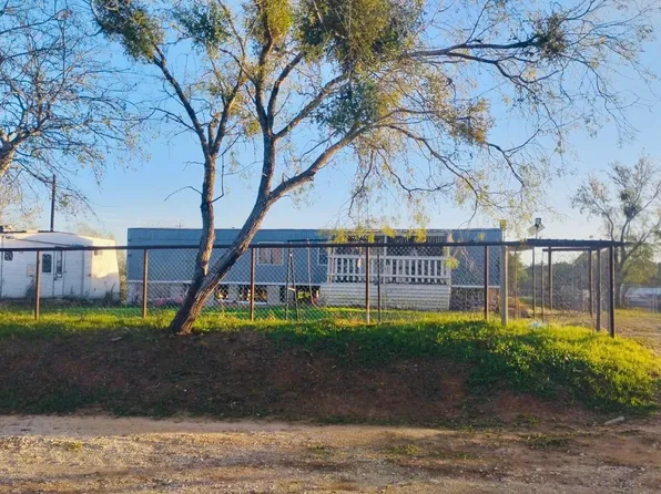 55 County Road 159 W, Leesville, TX 78122